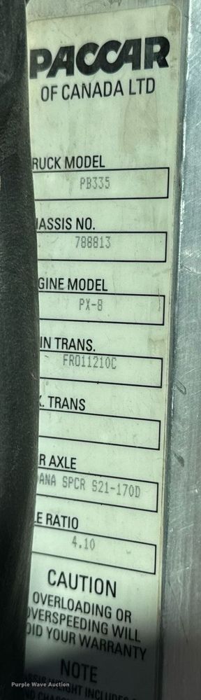 image for item EE7852 2009 Peterbilt 335 truck cab and chassis