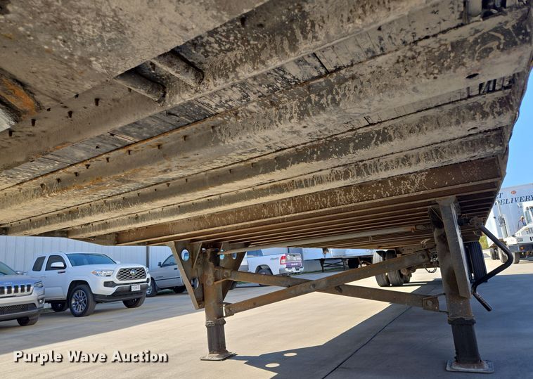 image for item EE8665 2008 Utility Trailer  dry van trailer