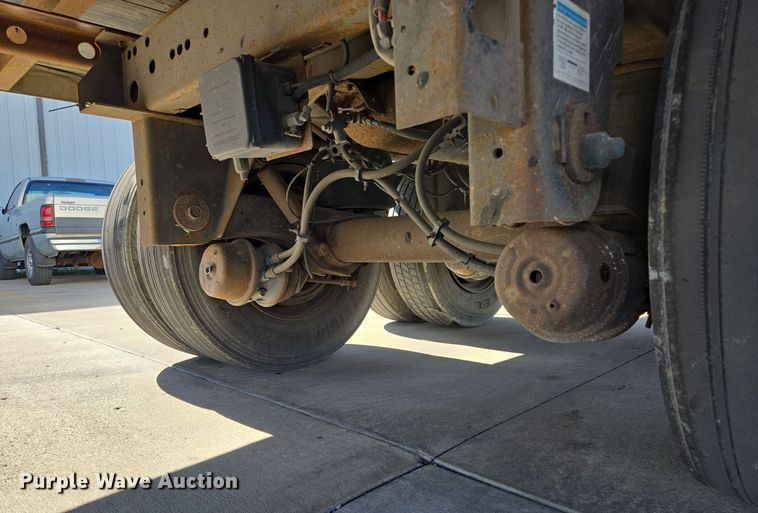 image for item EE8665 2008 Utility Trailer  dry van trailer