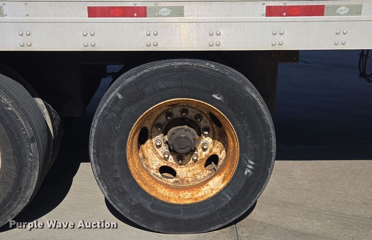 image for item EE8665 2008 Utility Trailer  dry van trailer