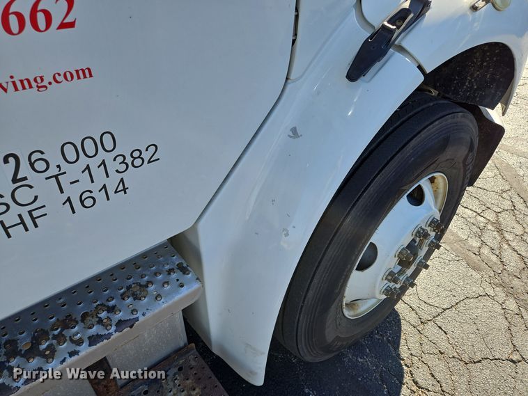 image for item EE8667 2012 Freightliner  Business Class M2 box truck