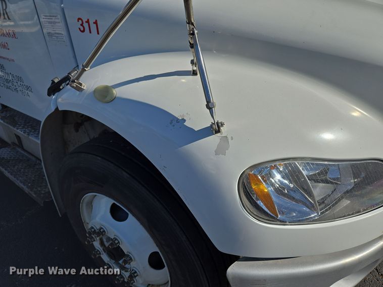 image for item EE8667 2012 Freightliner  Business Class M2 box truck