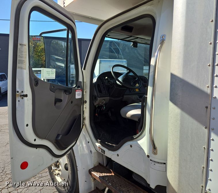 image for item EE8667 2012 Freightliner  Business Class M2 box truck