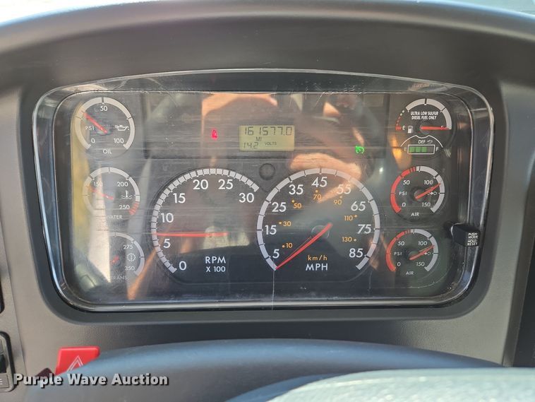 image for item EE8667 2012 Freightliner  Business Class M2 box truck