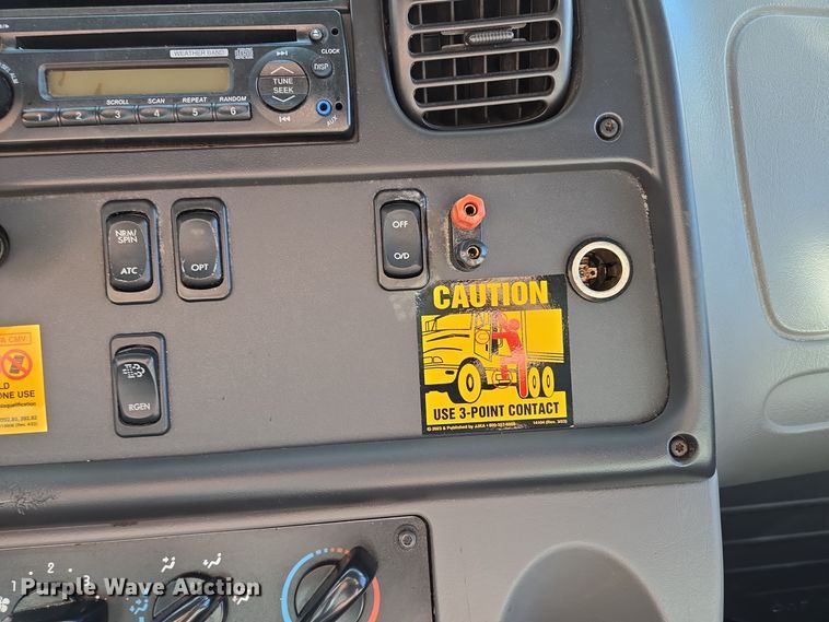 image for item EE8667 2012 Freightliner  Business Class M2 box truck