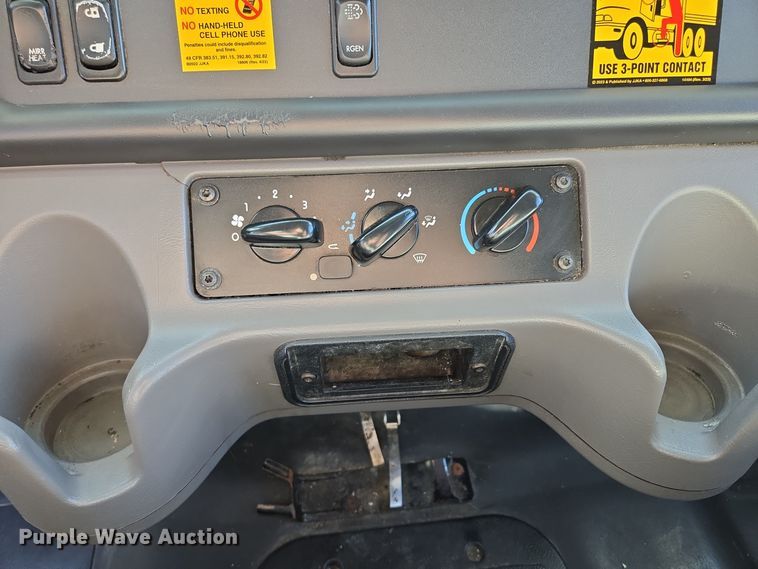 image for item EE8667 2012 Freightliner  Business Class M2 box truck