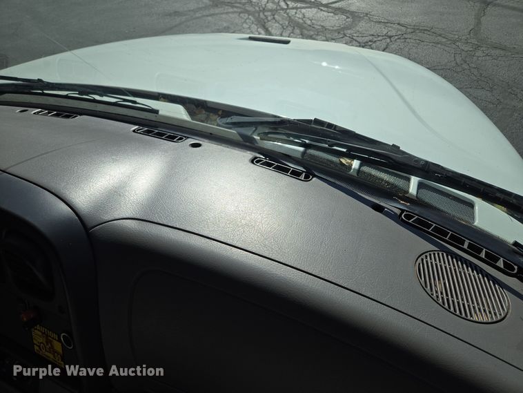 image for item EE8667 2012 Freightliner  Business Class M2 box truck