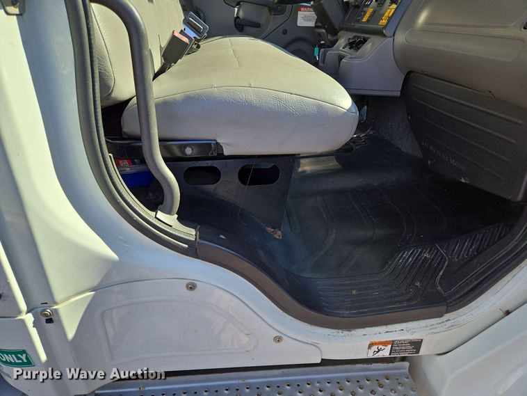 image for item EE8667 2012 Freightliner  Business Class M2 box truck