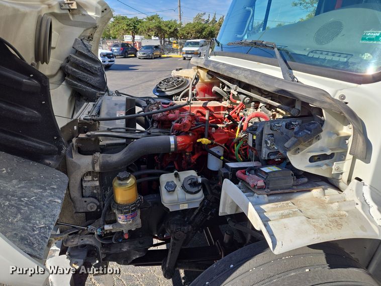 image for item EE8667 2012 Freightliner  Business Class M2 box truck