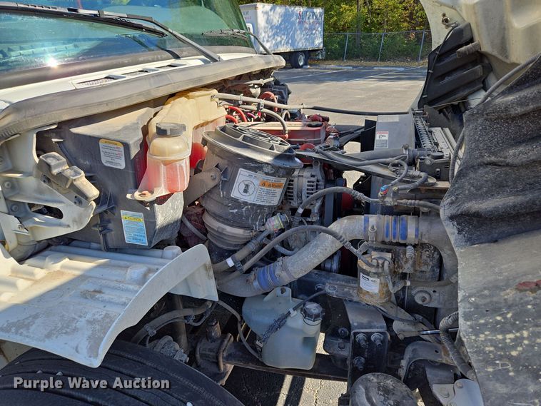 image for item EE8667 2012 Freightliner  Business Class M2 box truck