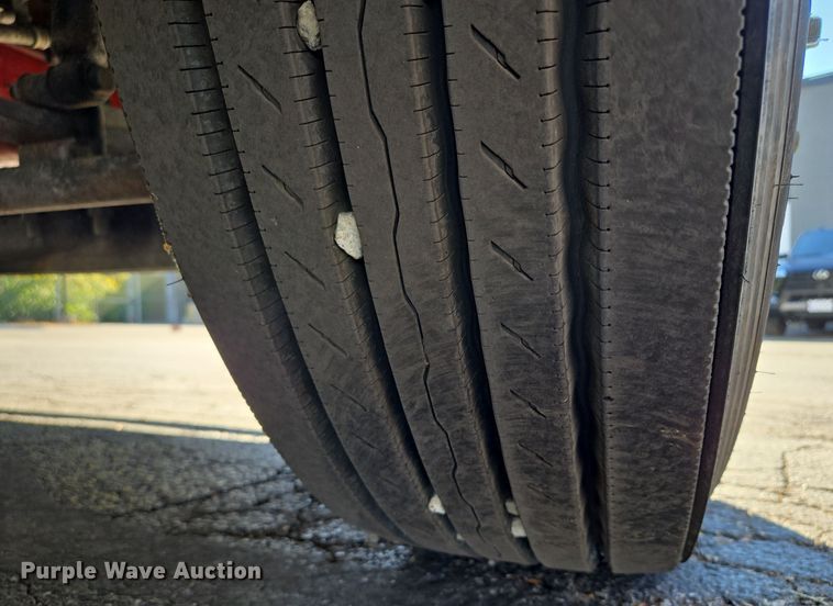 image for item EE8667 2012 Freightliner  Business Class M2 box truck