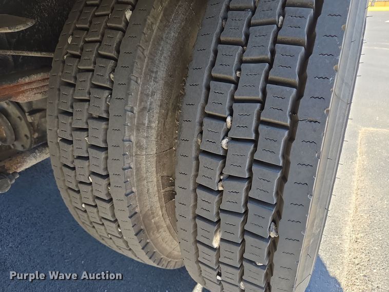 image for item EE8667 2012 Freightliner  Business Class M2 box truck