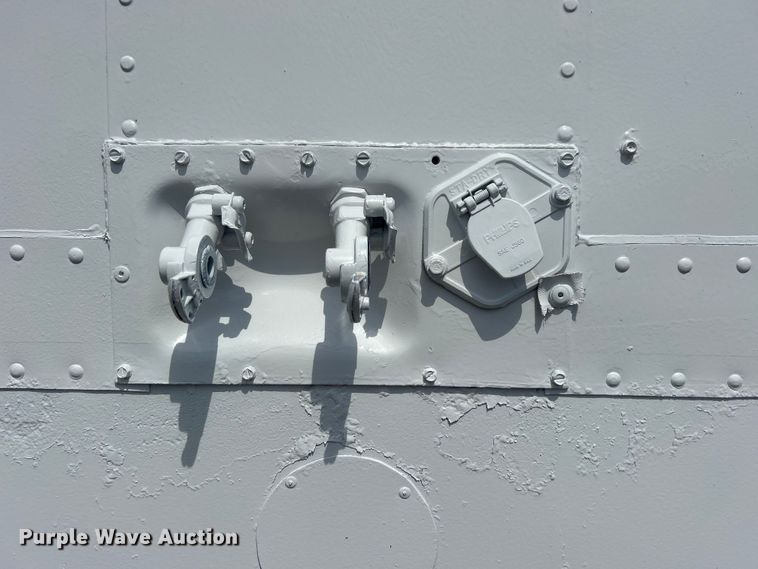 image for item EG0706 1986 Utility Trailer Mfg. Corp. VS2D dry van trailer