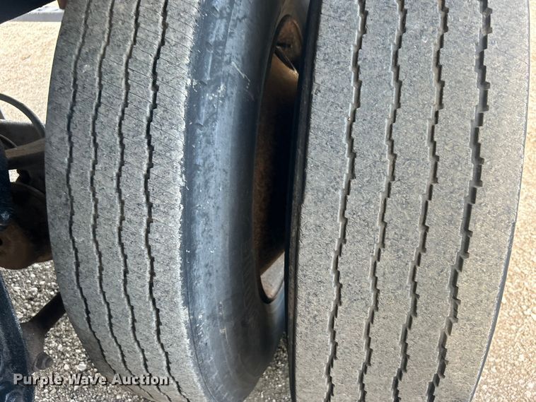 image for item EG0706 1986 Utility Trailer Mfg. Corp. VS2D dry van trailer