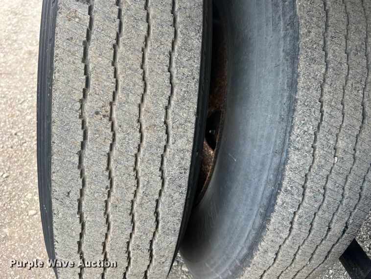 image for item EG0706 1986 Utility Trailer Mfg. Corp. VS2D dry van trailer