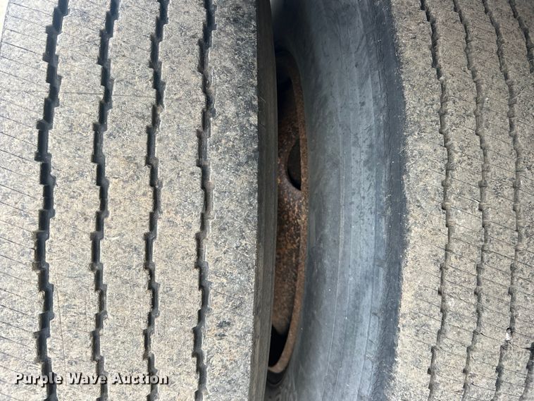 image for item EG0706 1986 Utility Trailer Mfg. Corp. VS2D dry van trailer