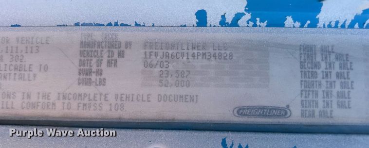 image for item EG1021 2004 Freightliner  Columbia flatbed truck