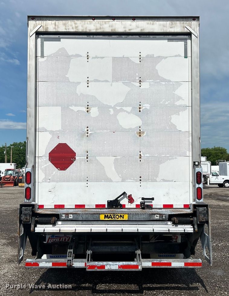 image for item EG1518 2013 Utility Trailer Mfg.  Co VS2DX dry van trailer