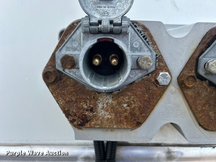 image for item EG1518 2013 Utility Trailer Mfg.  Co VS2DX dry van trailer