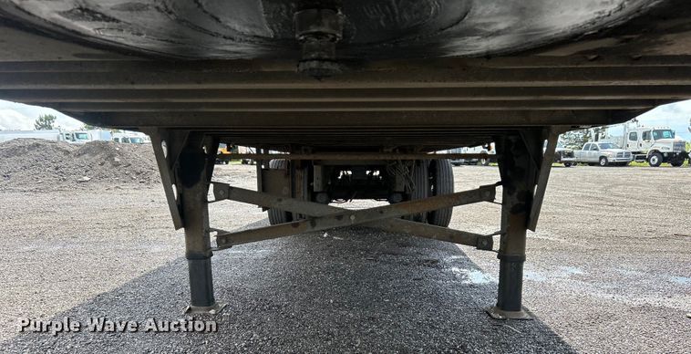 image for item EG1518 2013 Utility Trailer Mfg.  Co VS2DX dry van trailer