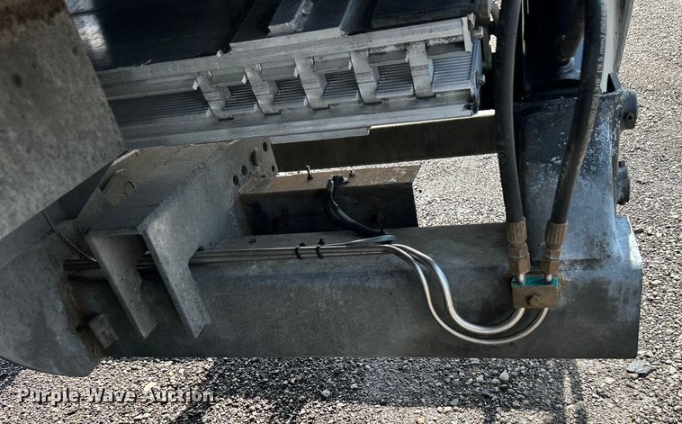 image for item EG1518 2013 Utility Trailer Mfg.  Co VS2DX dry van trailer