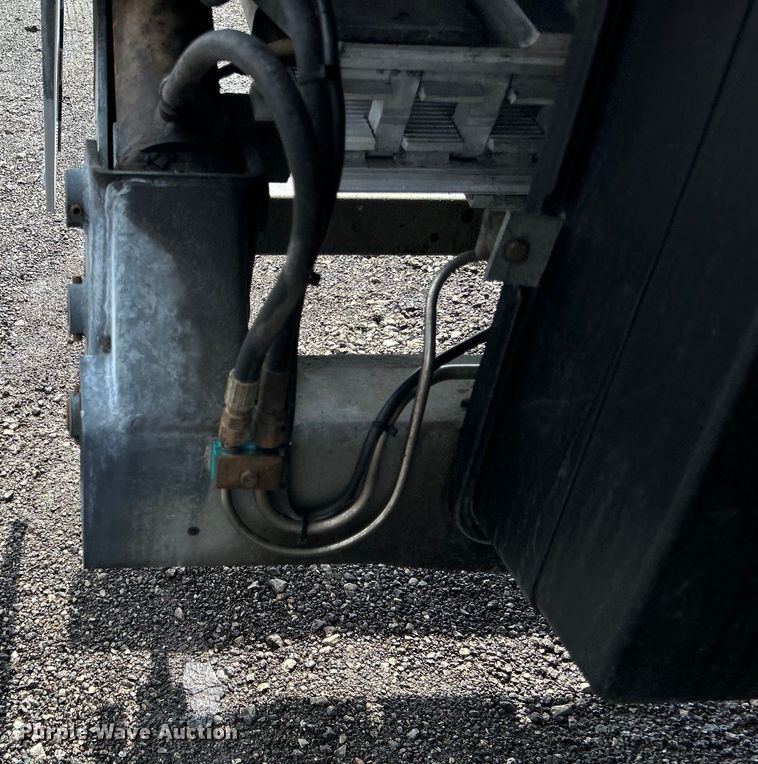 image for item EG1518 2013 Utility Trailer Mfg.  Co VS2DX dry van trailer