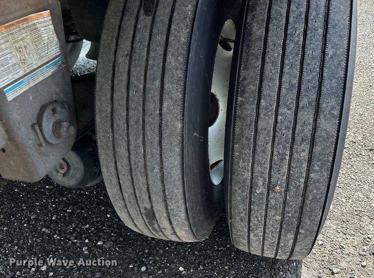 image for item EG1518 2013 Utility Trailer Mfg.  Co VS2DX dry van trailer