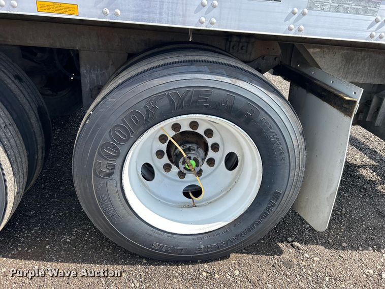 image for item EG1518 2013 Utility Trailer Mfg.  Co VS2DX dry van trailer