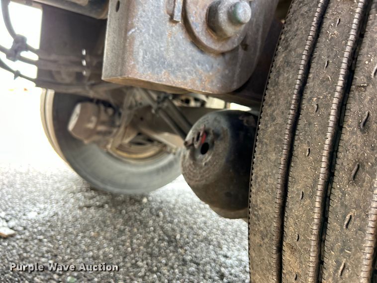 image for item EG1518 2013 Utility Trailer Mfg.  Co VS2DX dry van trailer