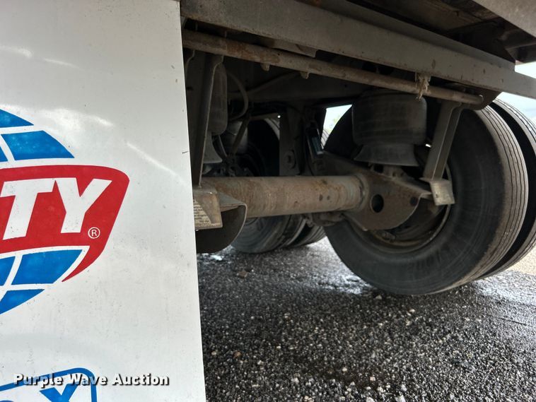 image for item EG1518 2013 Utility Trailer Mfg.  Co VS2DX dry van trailer