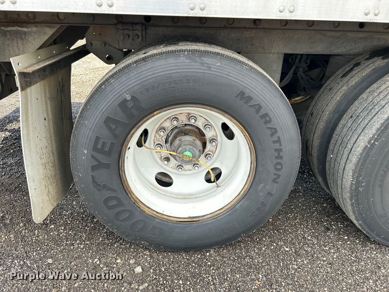 image for item EG1518 2013 Utility Trailer Mfg.  Co VS2DX dry van trailer