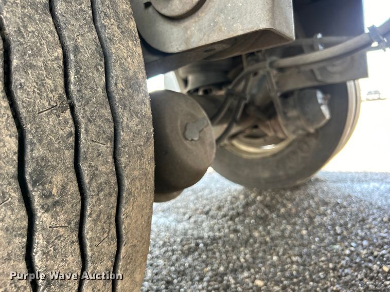 image for item EG1518 2013 Utility Trailer Mfg.  Co VS2DX dry van trailer