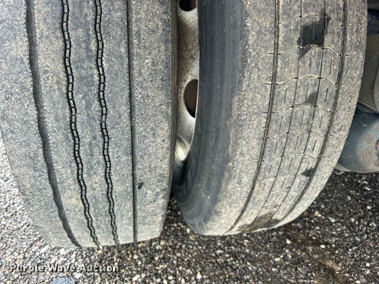 image for item EG1518 2013 Utility Trailer Mfg.  Co VS2DX dry van trailer