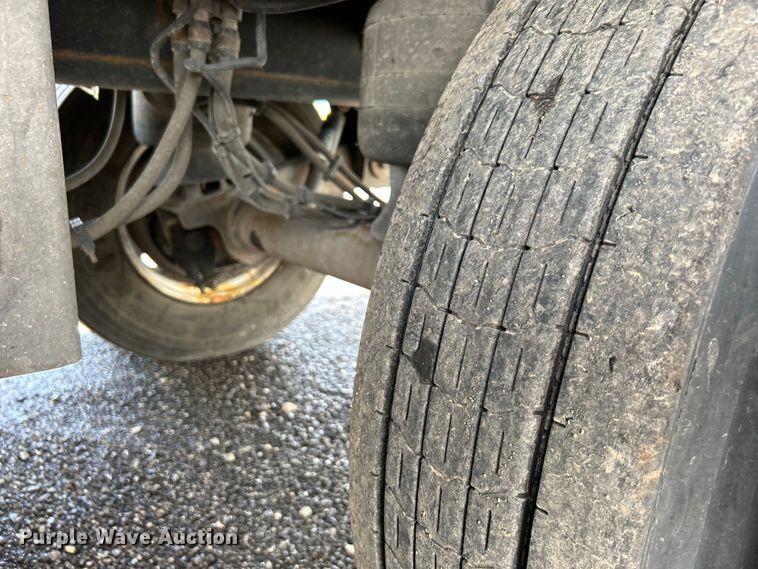 image for item EG1518 2013 Utility Trailer Mfg.  Co VS2DX dry van trailer