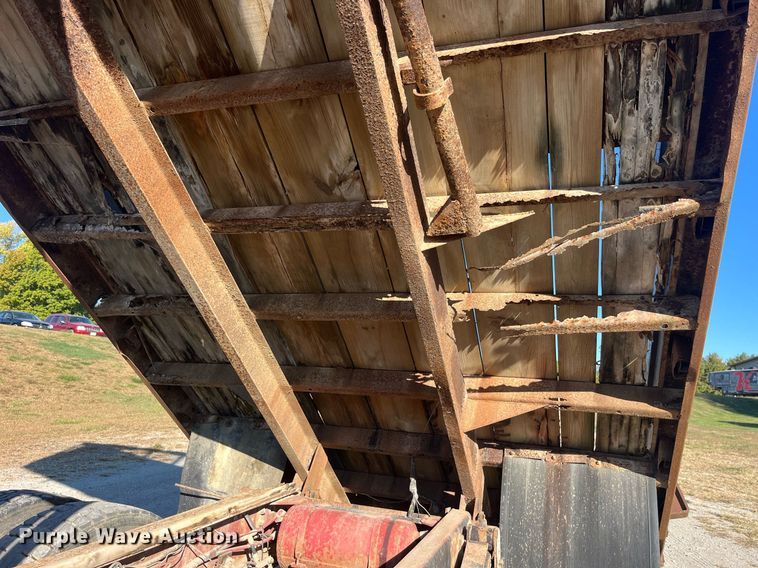 image for item EH2868 1990 GMC Top Kick C6000 dump flatbed truck