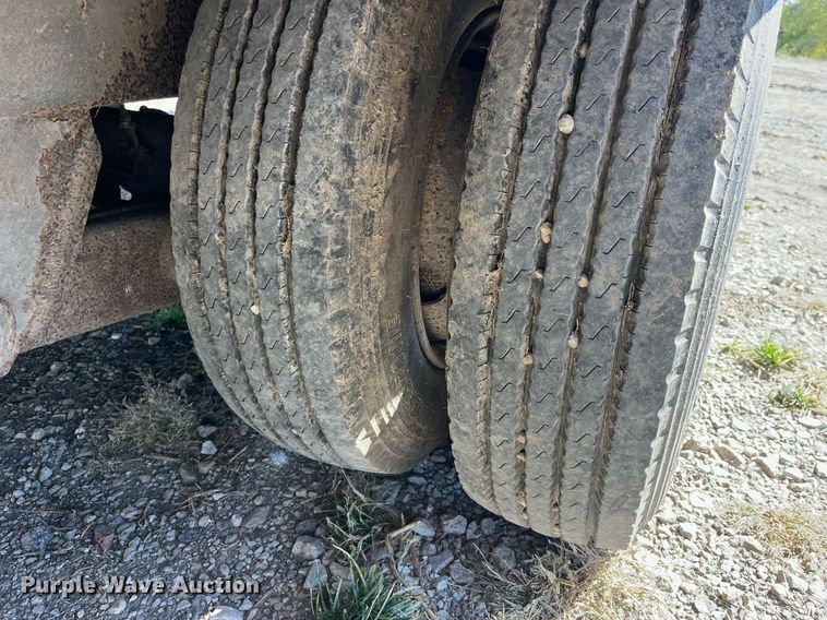 image for item EH2872 1995 Wabash dry van trailer