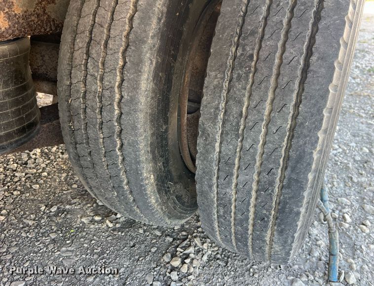 image for item EH2872 1995 Wabash dry van trailer