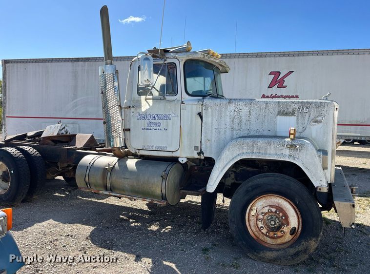 image for item EH2873 1980 MACK RWS766LST semi truck