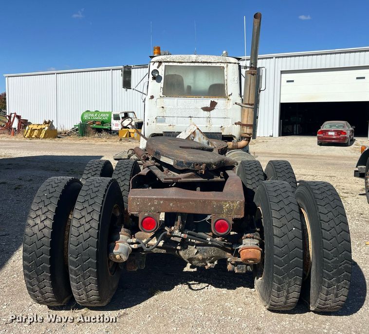 image for item EH2873 1980 MACK RWS766LST semi truck