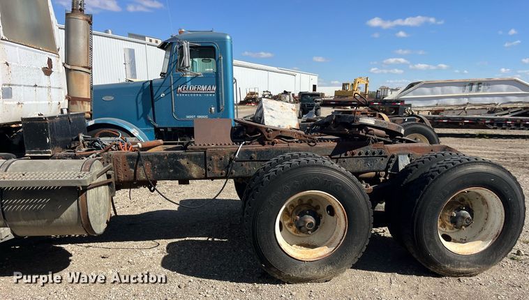 image for item EH2873 1980 MACK RWS766LST semi truck