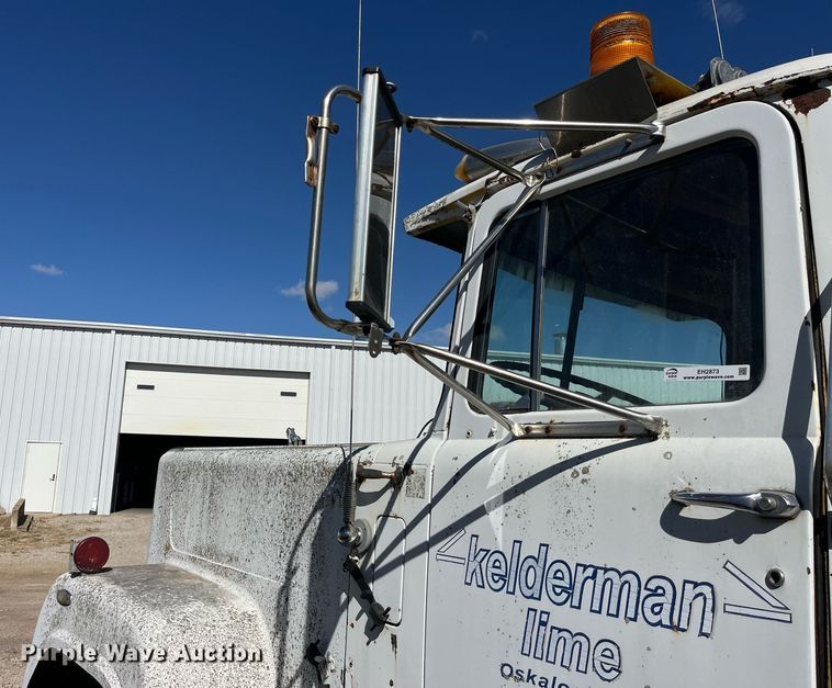 image for item EH2873 1980 MACK RWS766LST semi truck