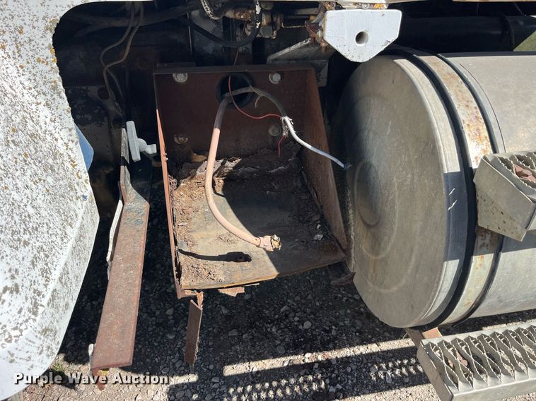 image for item EH2873 1980 MACK RWS766LST semi truck