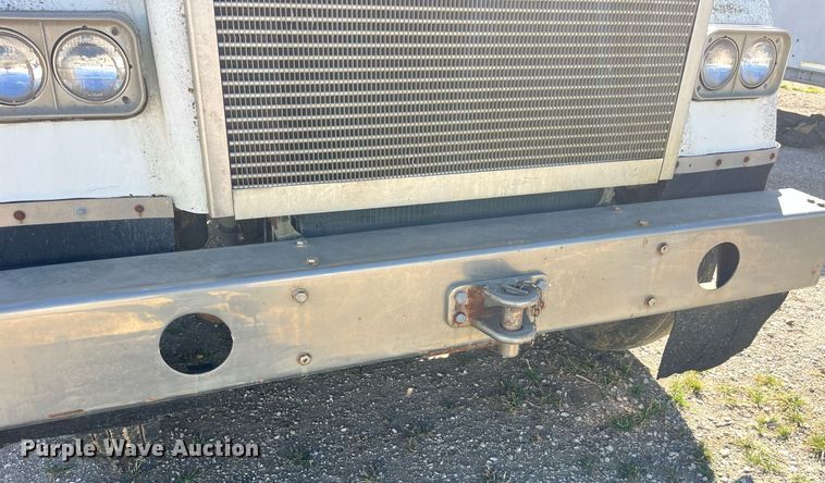 image for item EH2873 1980 MACK RWS766LST semi truck