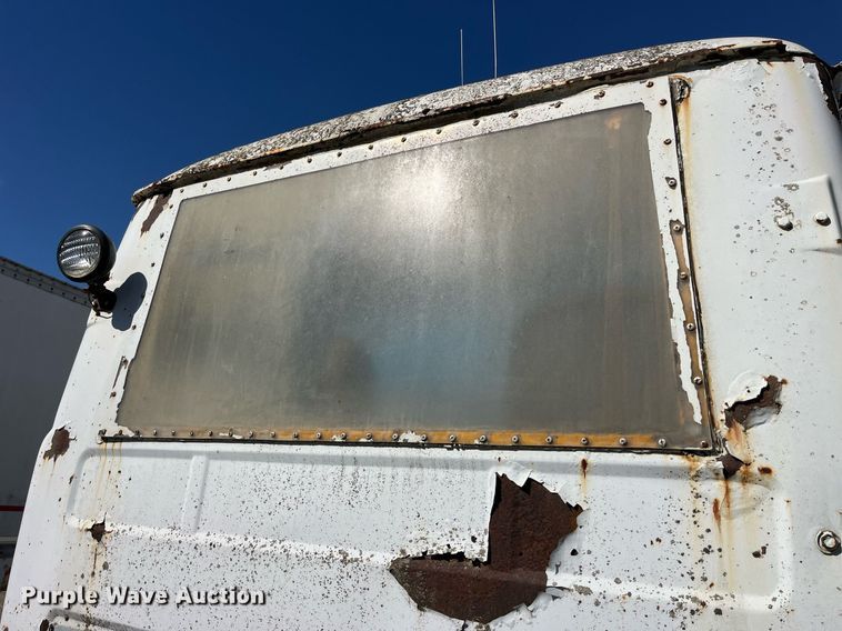 image for item EH2873 1980 MACK RWS766LST semi truck