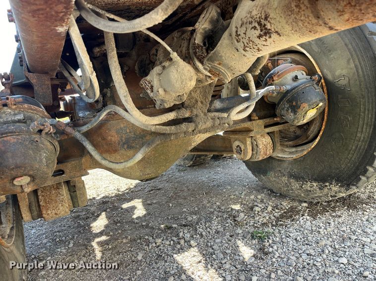 image for item EH2873 1980 MACK RWS766LST semi truck