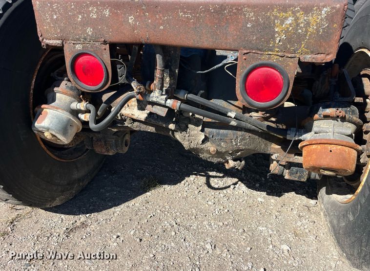 image for item EH2873 1980 MACK RWS766LST semi truck