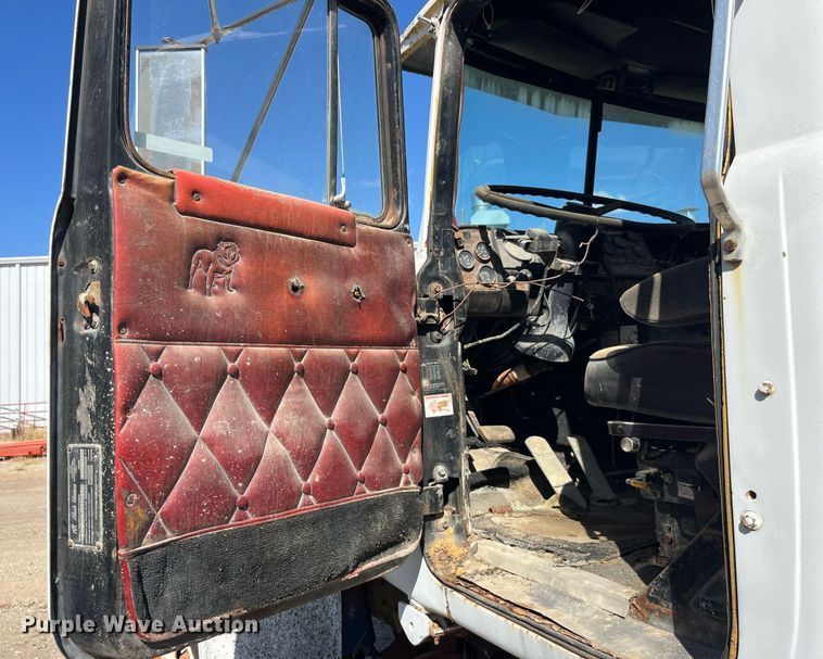 image for item EH2873 1980 MACK RWS766LST semi truck