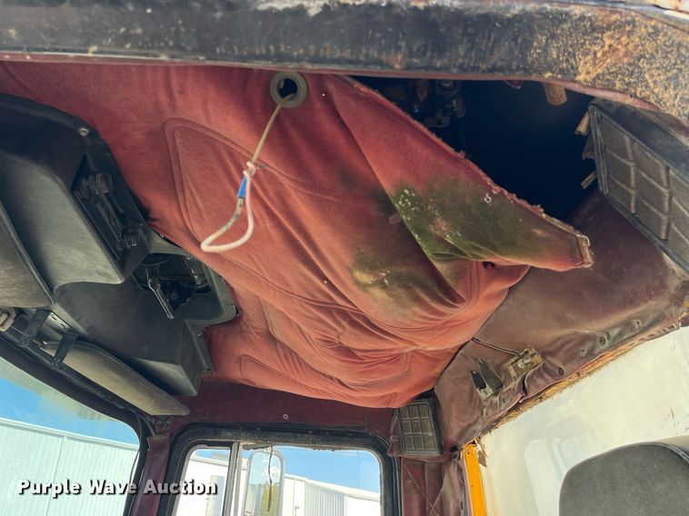 image for item EH2873 1980 MACK RWS766LST semi truck