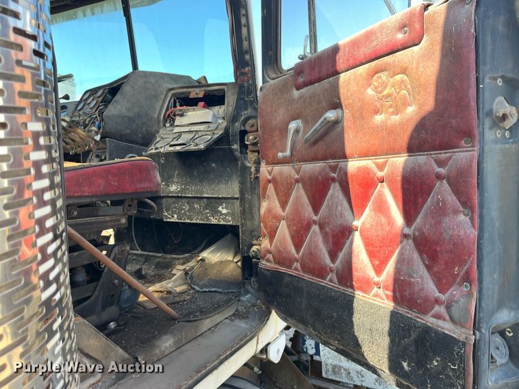 image for item EH2873 1980 MACK RWS766LST semi truck