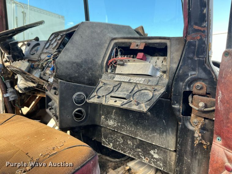 image for item EH2873 1980 MACK RWS766LST semi truck